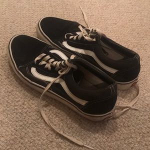 black Vans sneakers “old school”